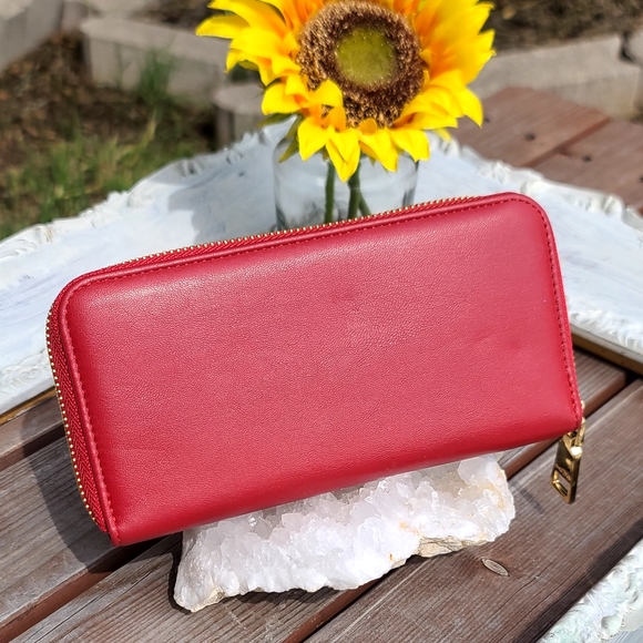 NWOT BEBE red wallet - Picture 4 of 9